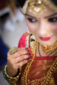 Wedding_bride_in_gold_jewelry_pexels-harshal-palvi-2802786